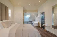 Howfield Hotel Отели в г. 