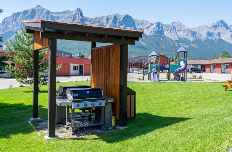 Rocky Mountain Ski Lodge photo 2