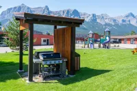 Rocky Mountain Ski Lodge - Family