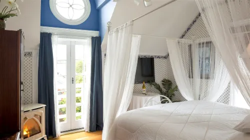 Cabernet House, an Old World Inn - Bed and Breakfasts