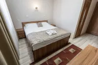 Madanur Hotel