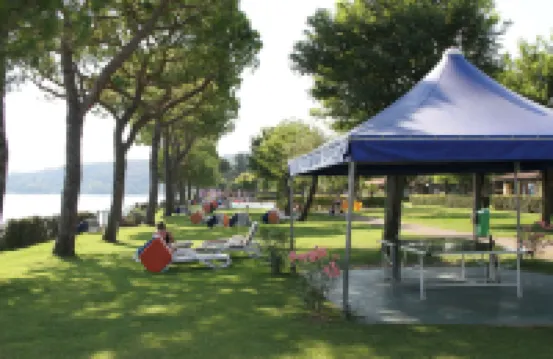 Le Corti Del Lago