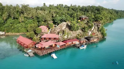 Noah Maratua Resort Hotels near Panjang Island