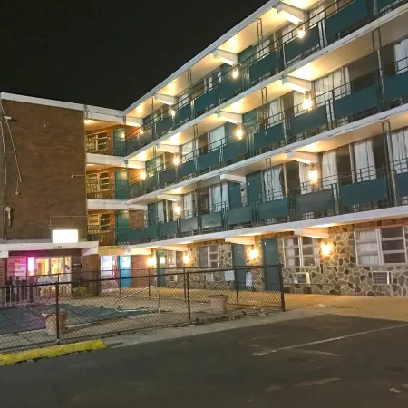Skyview Manor Motel