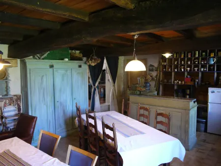 Chambres d'Hôtes - les Bujours Отели в г. Корм-Руайяль