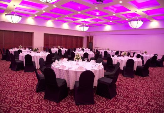 타지 파모드지 루사카 이미지