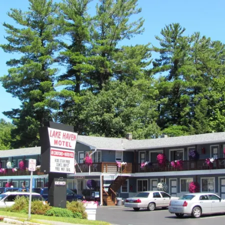 Lake Haven Motel Отели рядом с достопримечательностью «Форт Уильям Генри»