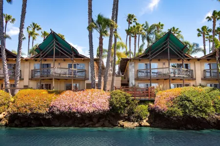 Humphreys Half Moon Inn Отели рядом с достопримечательностью «Пойнт Лома»