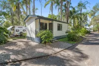 Landsborough Holiday Park Hotels in Bald Knob