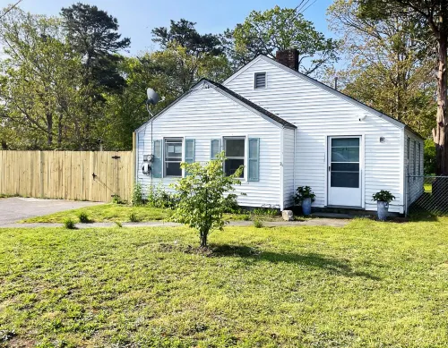 Escape To Cape - Fully Renovated 2 Bedroom House, Close To Main Street And Beach