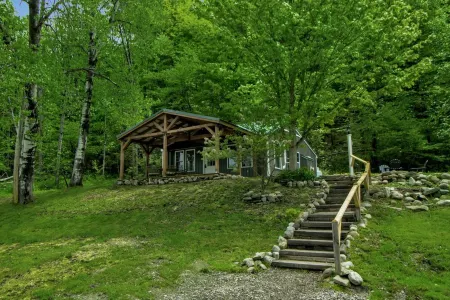 Romantic Getaway in Ellicottville Close to Everything!