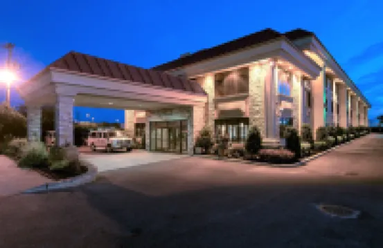 Five Towns Inn - JFK Airport Hotels near JFK Air Train