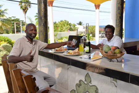 Chateau Margarite Hotel Отели в г. Монтего-Бей