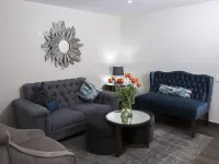 Suites Rio Elba Hotels near Torre Mayor