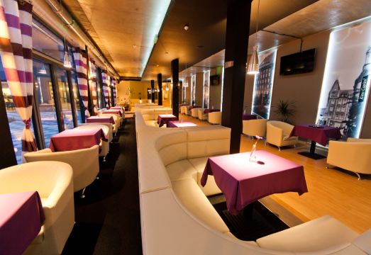 4. 호텔 말리노프스..