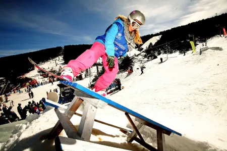 Hotel Mora Отели в г. Гудар-Хаваламбре