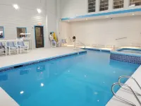 Hampton Village Inn - Pools