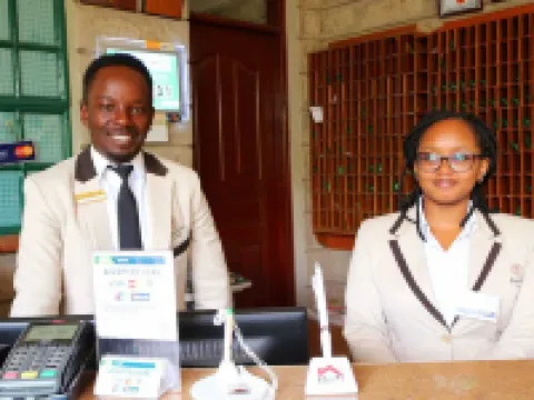 マアンゾニ ロッジ アティ・リバーのホテル