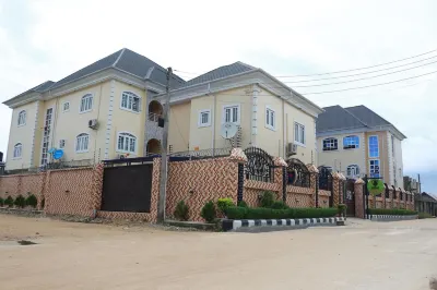 Resdon Hotel and Suites Các khách sạn gần Amusement Park in Port Harcourt RutaLand