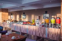 Real Classic Hotel - Breakfast