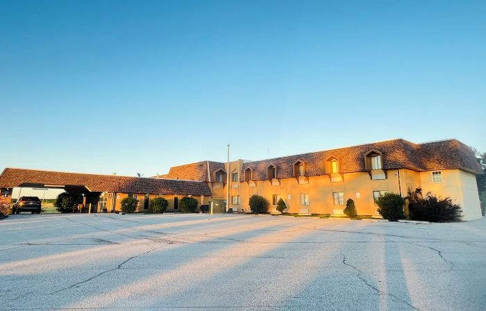 Hometown Inn & Suites