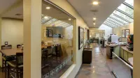 Hotel Strata - Bữa sáng