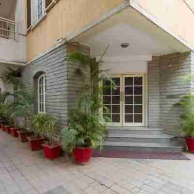 Tristar Serviced Apartments Hotel Exterior