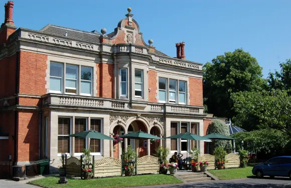 米爾菲爾德斯酒店