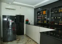 PoshLux Executive Hotel - Bares