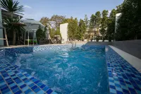 Viryla Boutique Hotel - Rooftop Pools