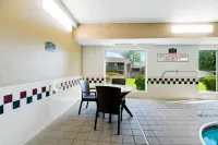Comfort Inn South Tulsa - Woodland Hills - Pools