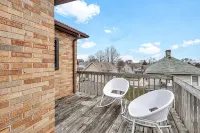 Lakeview Loft - Just opened up for July!