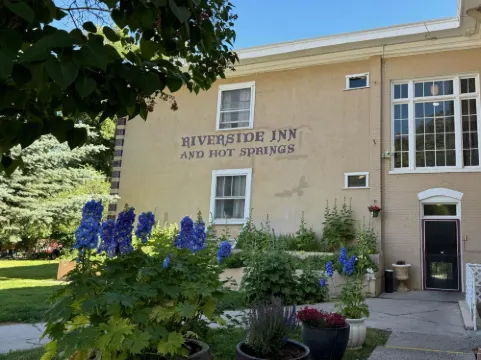 Riverside Hot Springs Inn & Spa - Adults Only