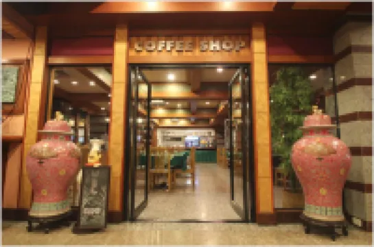 Raya Grand Hotel Các khách sạn gần Wat Suan Phrik Thai