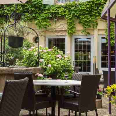 Hostellerie des Trois Pigeons, Paray Le Monial Hotel Exterior