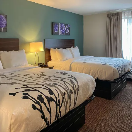 Sleep Inn Greensboro - Coliseum Area Отели рядом с достопримечательностью «Торговый центр Four Seasons»
