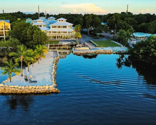 Dolphin Point Villas Hotele w: Key Largo