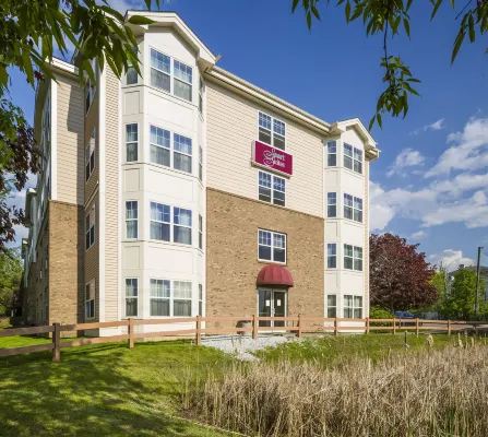 Smart Suites, Ascend Hotel Collection - parking