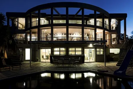 Glenda's Guest Suites Отели в г. Мидранд