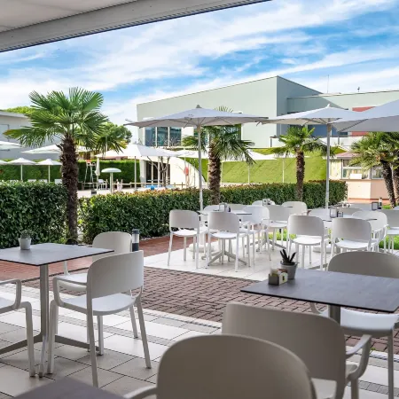 Domino Suite Hotel & Residence