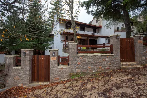 Dandy Villas Agoriani Hotels in Eptalofos