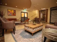Royal Golf Views Hotels in Nhyiaeso