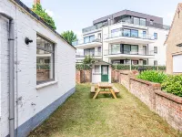 Garden Villa Steps from Beaches