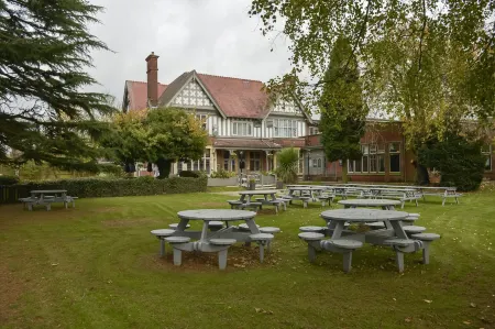 Chase Inn by Greene King Inns