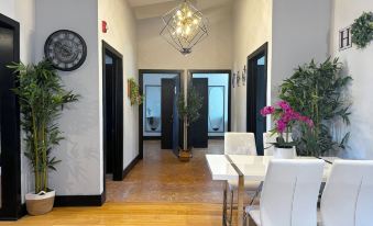 Bright & New Room Shared Apartment NYC Bus