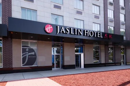 Jaslin Hotel Отели рядом с достопримечательностью «Университет Чикаго»