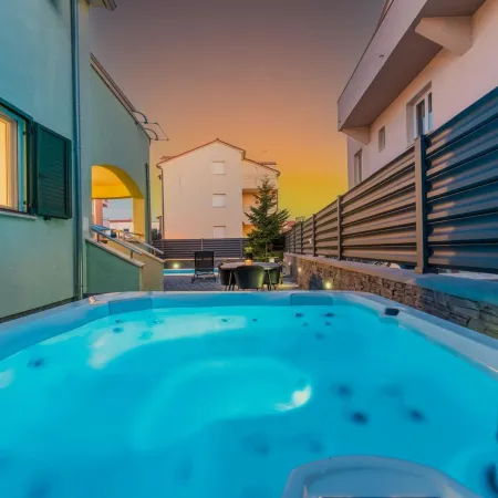 Villa S