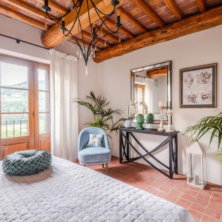 Valle del Sole Winery Farmhouse with Private Pool