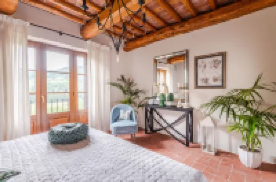 Valle del Sole Winery Farmhouse with Private Pool