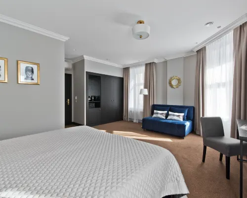 15th Avenue Hotels near Snipiskes